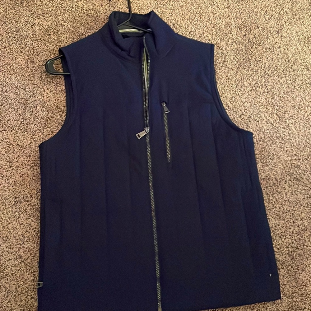 Blue ORvis vest, NWOT. Size is small, great looking vest.